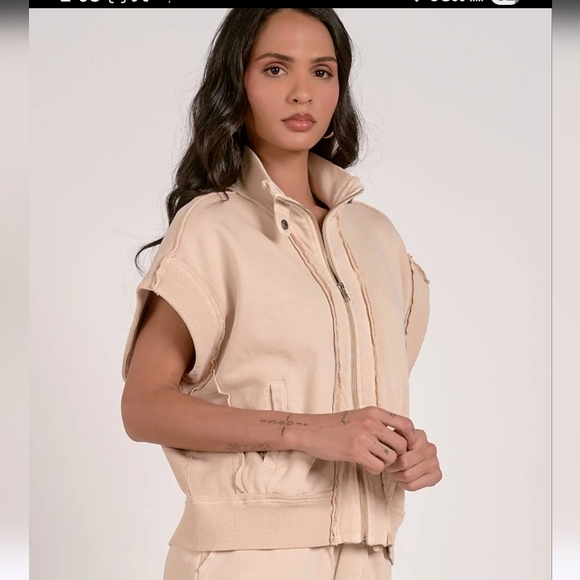 Elan Ainsley Zip-Up Vest - Sand. NWT. Size M - Picture 6 of 7